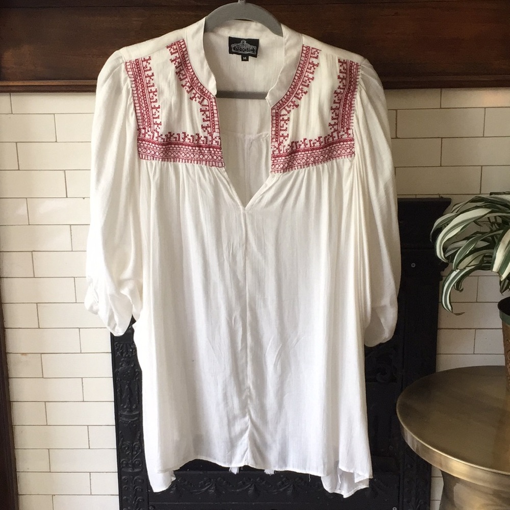 Women's off-white tunic with funky red trim